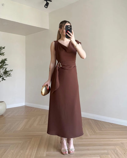 Degaje Yaka Bel Detaylı Elbise - Kahve