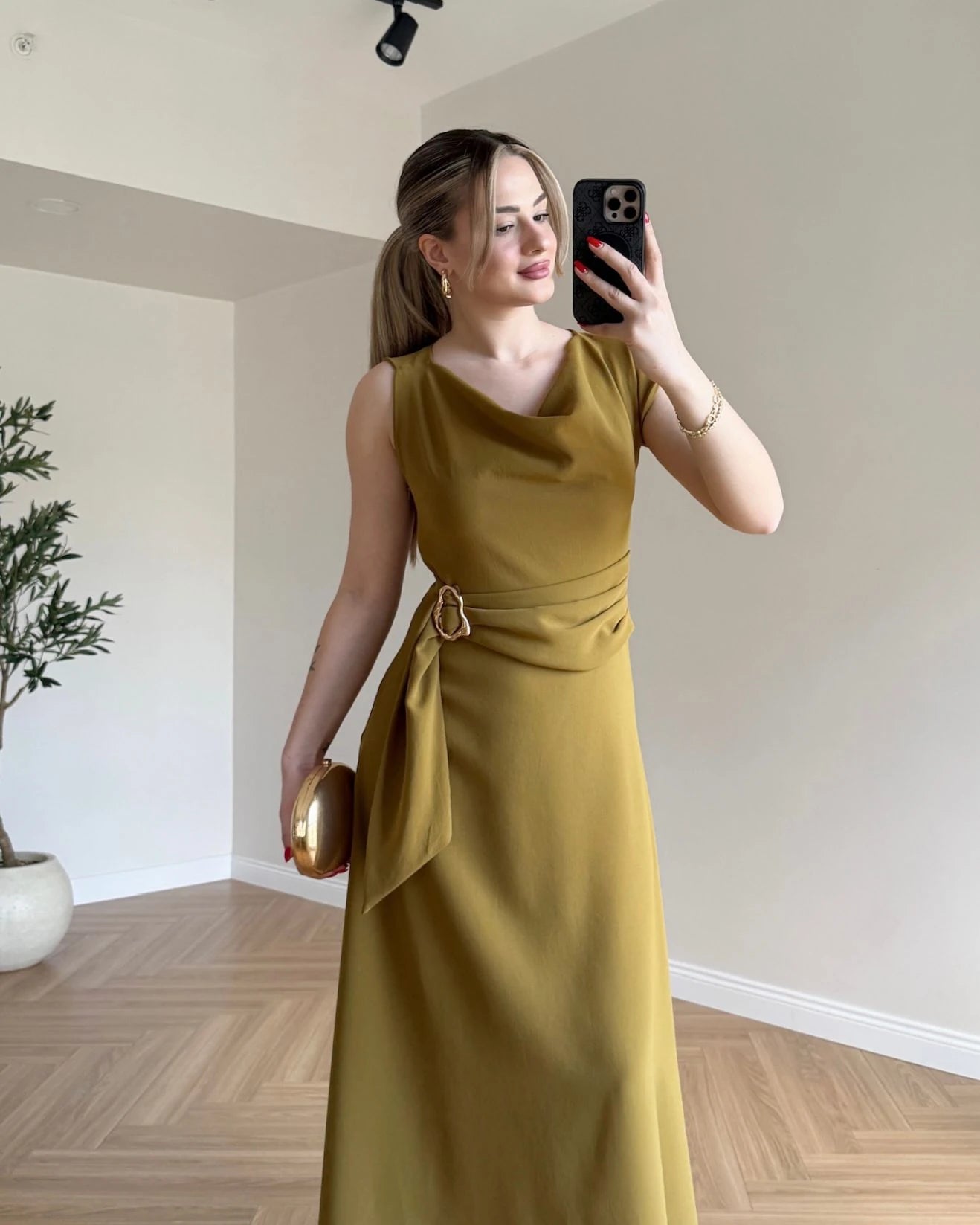 Degaje Yaka Bel Detaylı Elbise - Yeşil