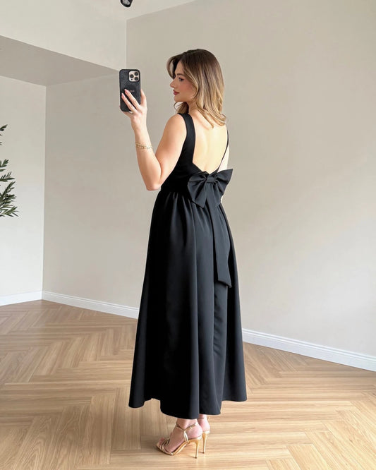 KENDALL Sırt Detaylı Elbise - Siyah