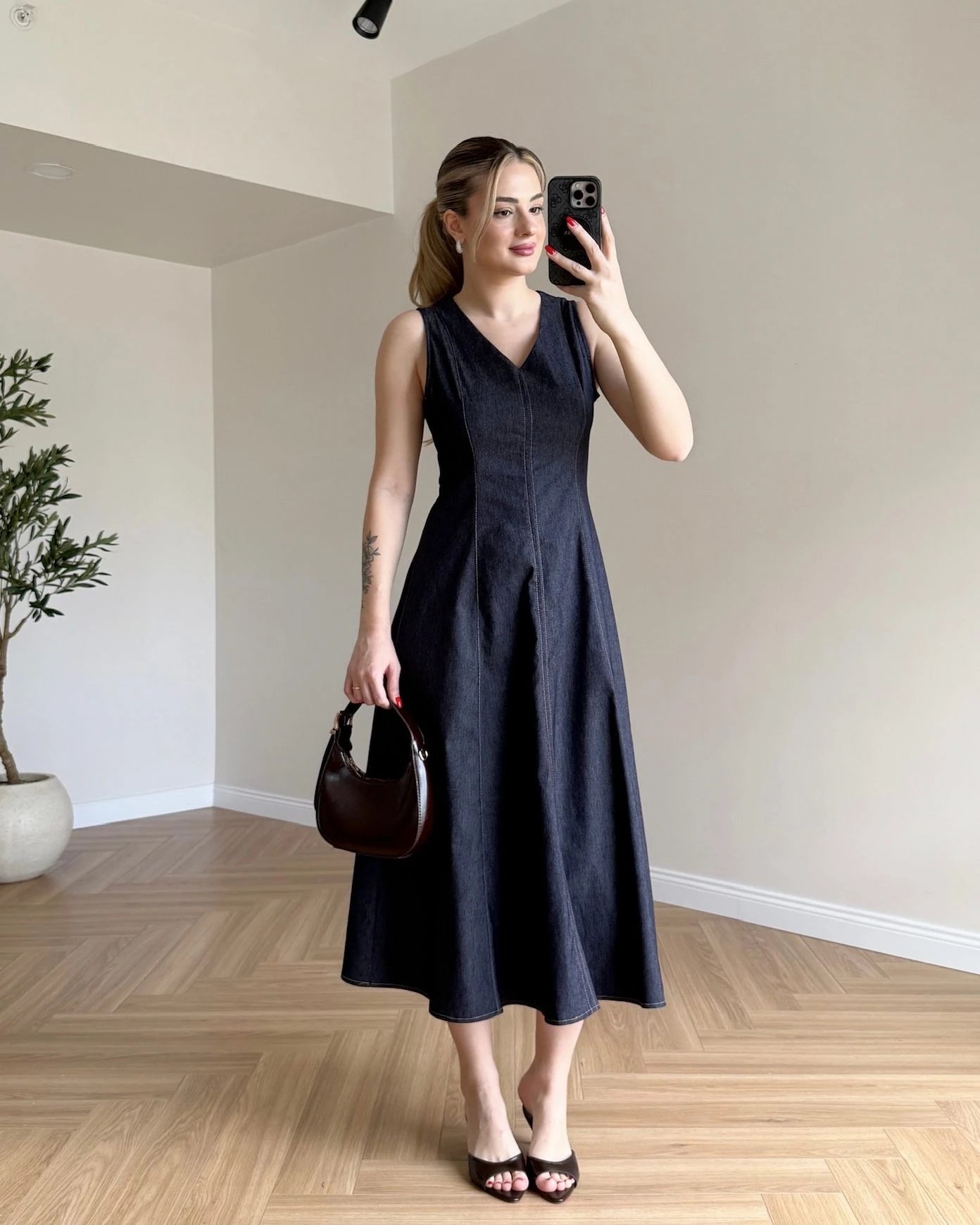 Sıfır Kol Eteği Kloş Denim Elbise - Koyu Mavi