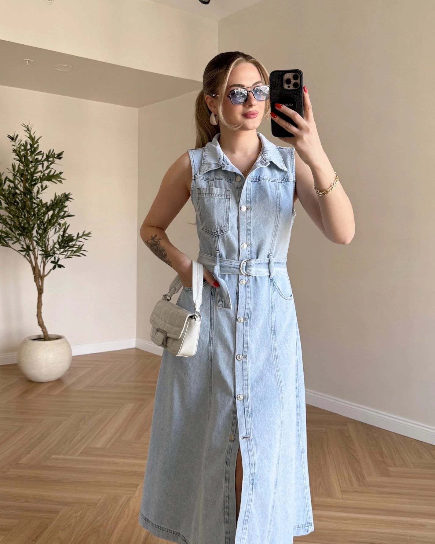 Sıfır Kol Kemerli Denim Elbise - Açık Mavi