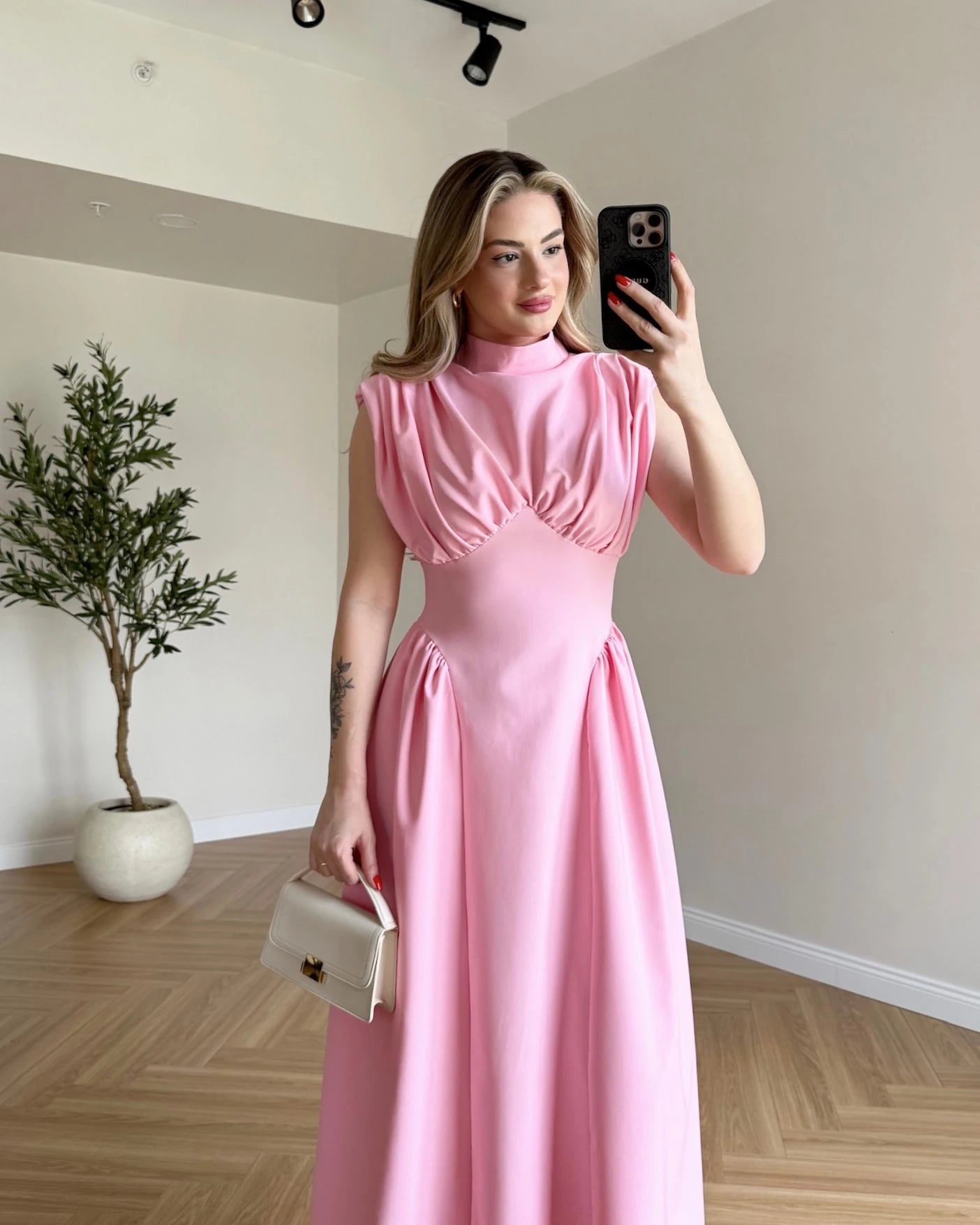 Vatkalı Sıfır Kol Sırt Bağlamalı Elbise - Pembe