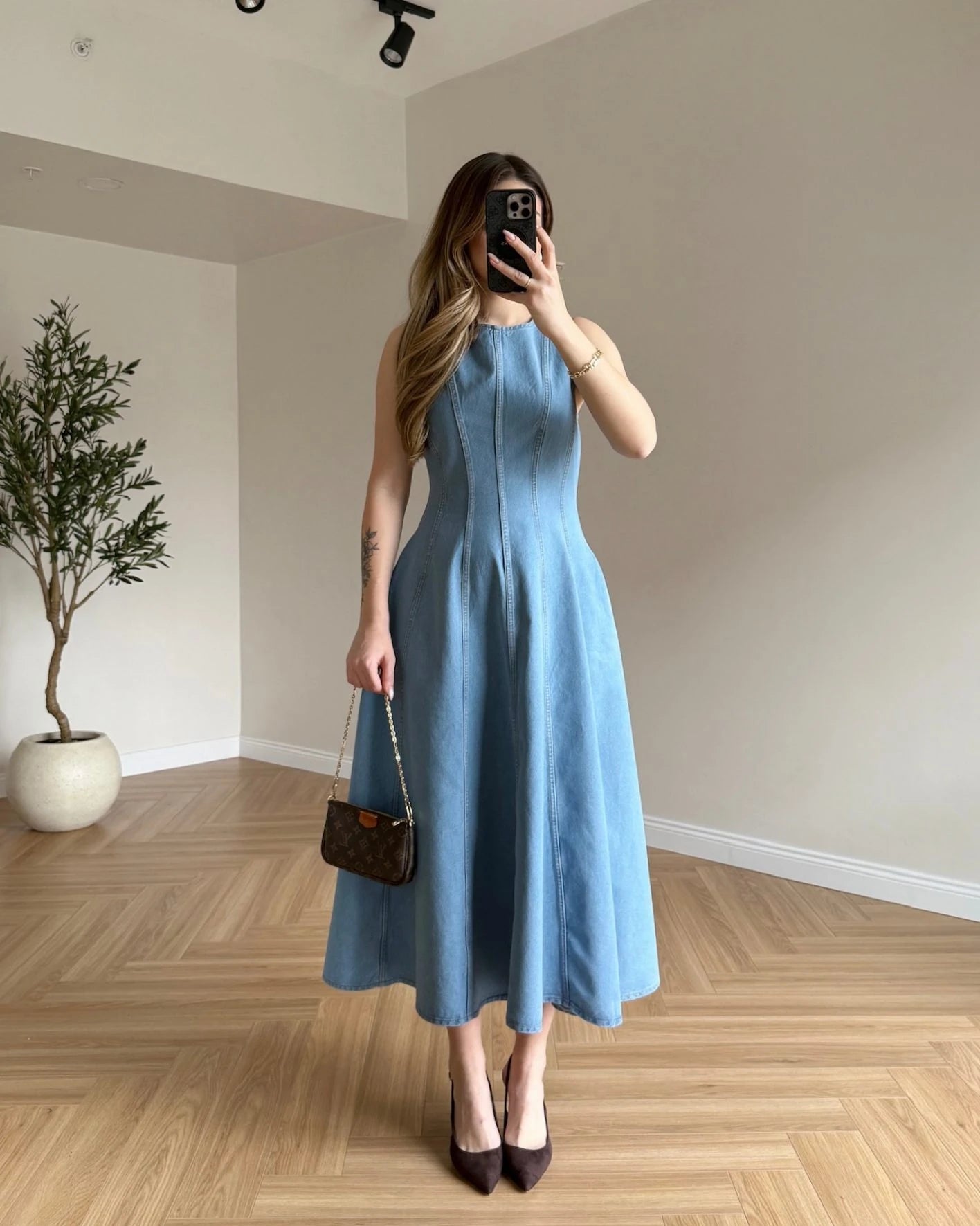 Volanlı Sıfır Kol Denim Elbise - Açık Mavi